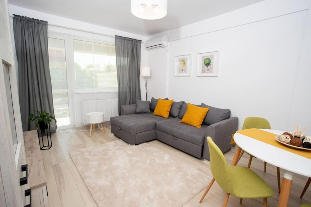 Amazing Apartament With Garden Bucharest Airport Self Check-In!! Otopeni Exterior foto